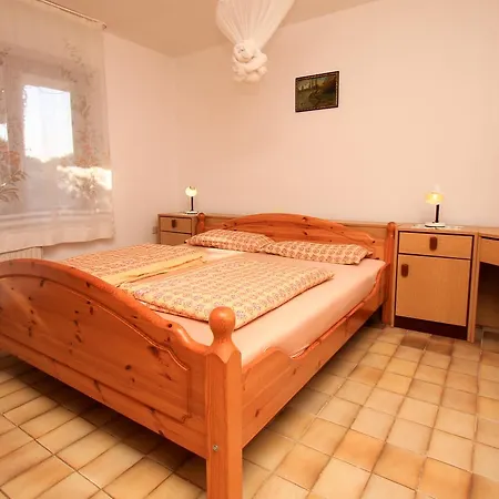 Flora Apartment